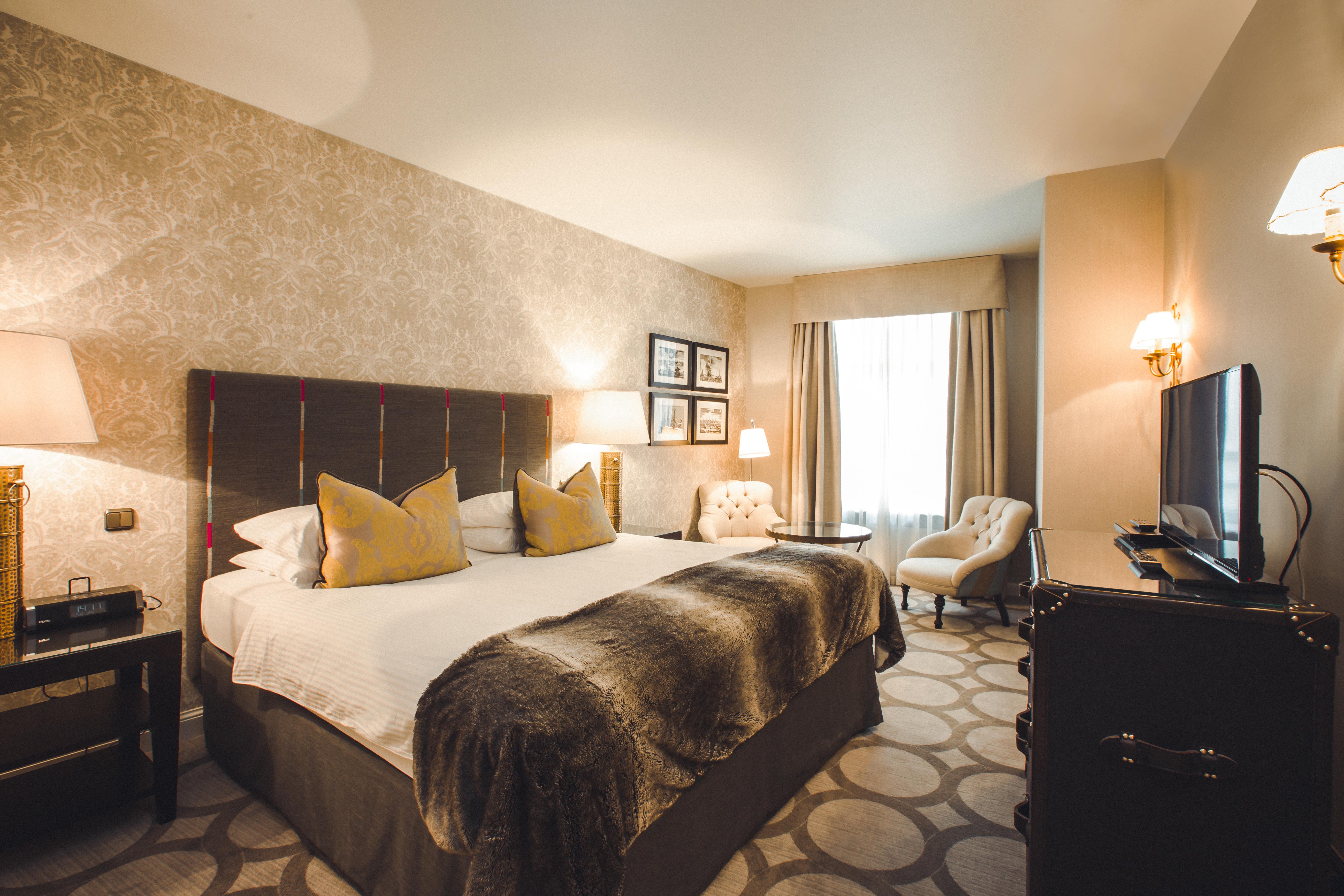 Grand Palace Hotel - Small Luxury Hotels Of The World Riga Exterior foto A bedroom at The Savoy
